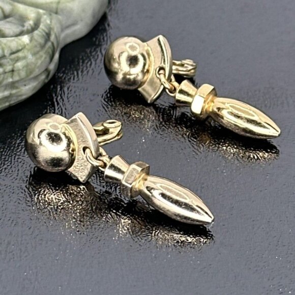 Vintage Gold Tone Clip-On Earrings - Picture 1 of 6